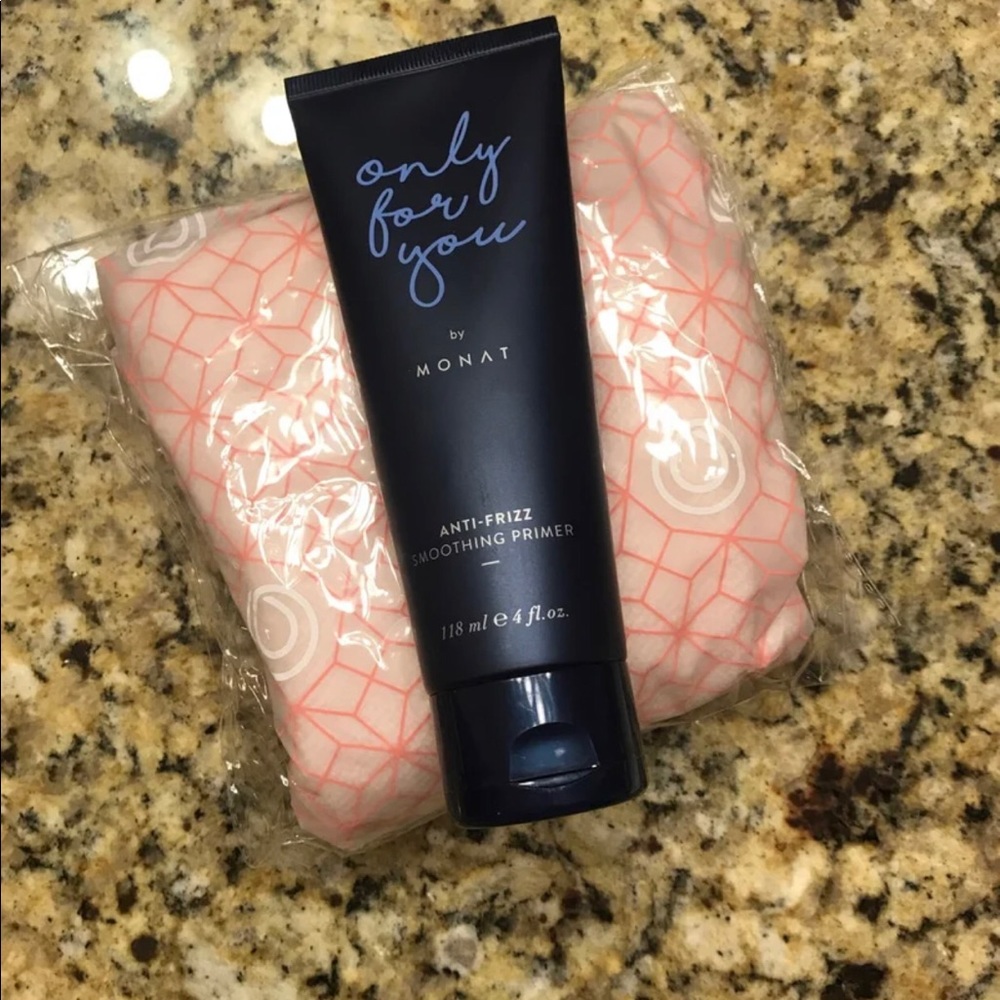 Monat Anti frizz primer and shower cap